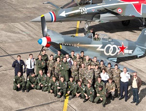 un Rafale et un Yak pour le 70e anniversaire du « Normandie-Niemen » sur la base de Mont de Marsan.